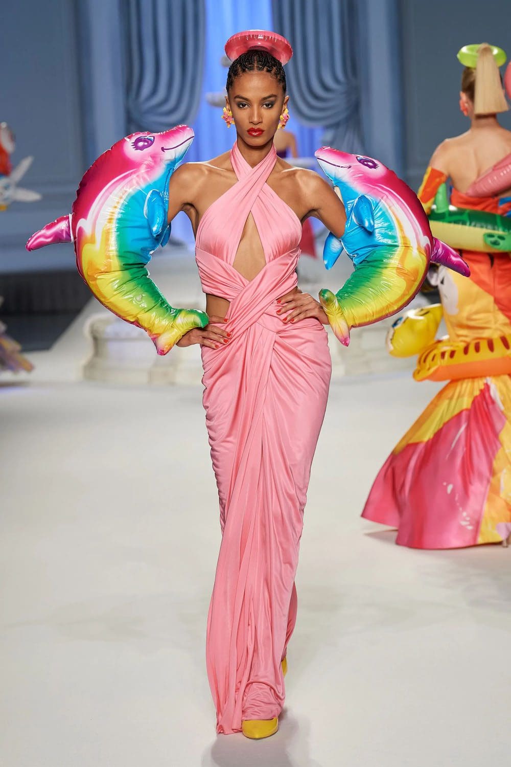 Moschino Primavera Verão 2023 Runway revista