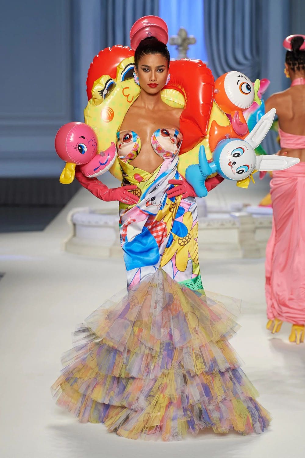 Moschino Primavera Verão 2023 Runway revista