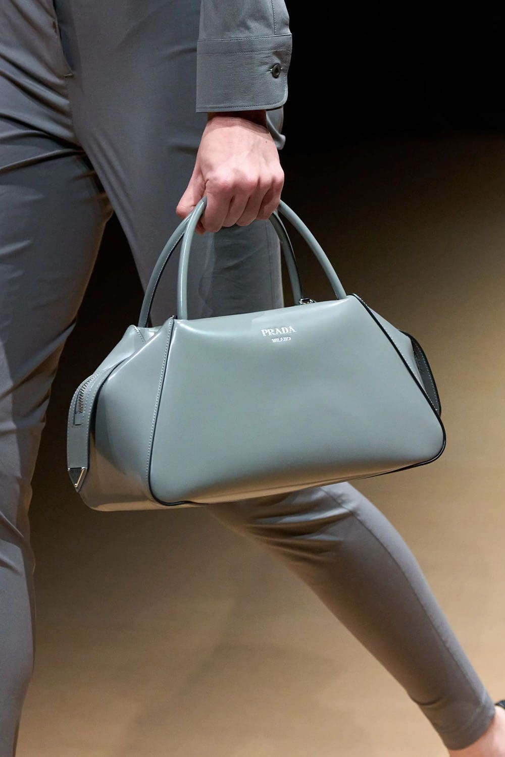 Prada Primavera Verão 2023 Milan Runway revista
