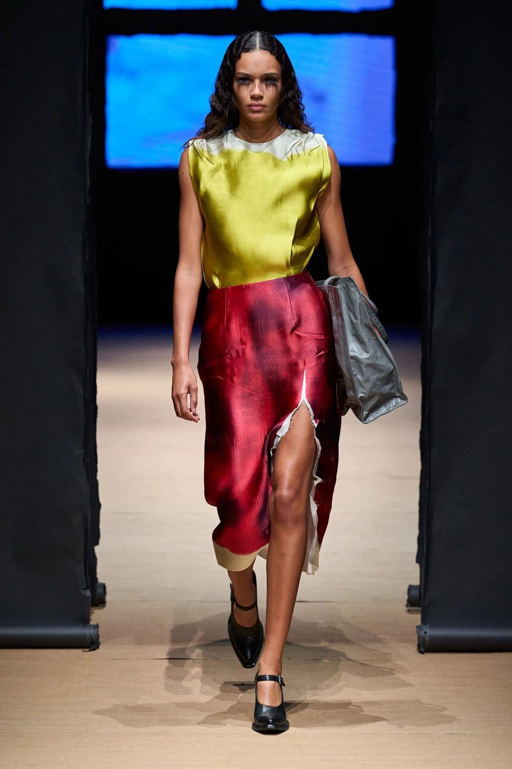 Prada Primavera Verão 2023 Milan Runway revista