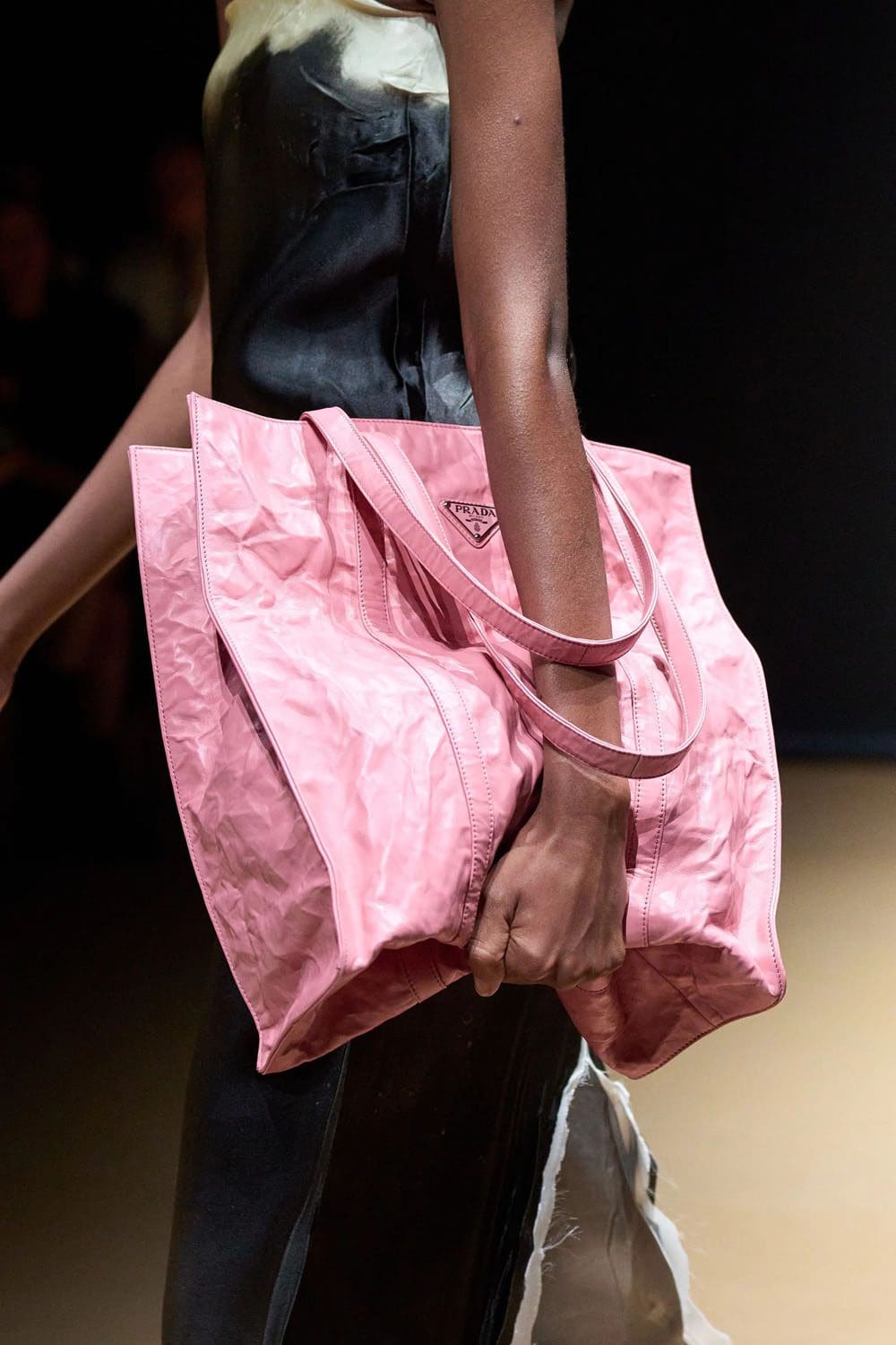 Prada Primavera Verão 2023 Milan Runway revista