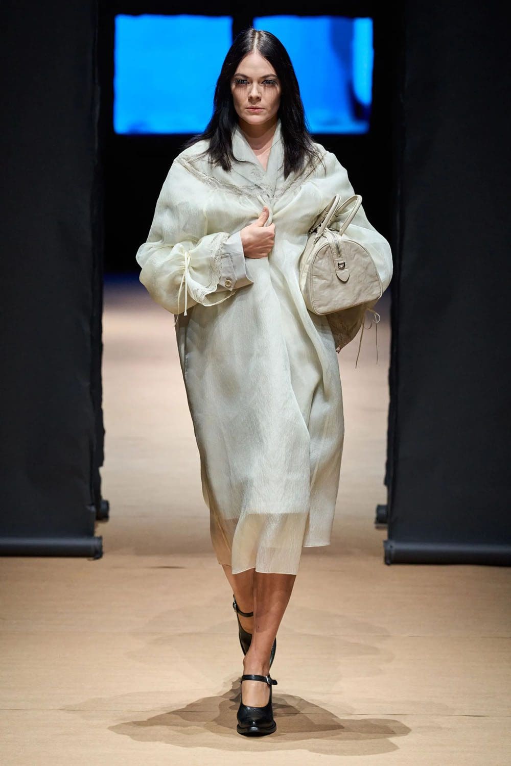 Prada Primavera Verão 2023 Milan Runway revista
