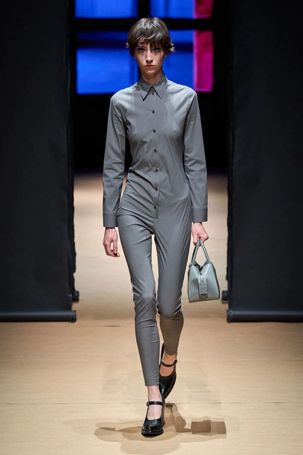 Prada Primavera Verão 2023 Milan Runway revista