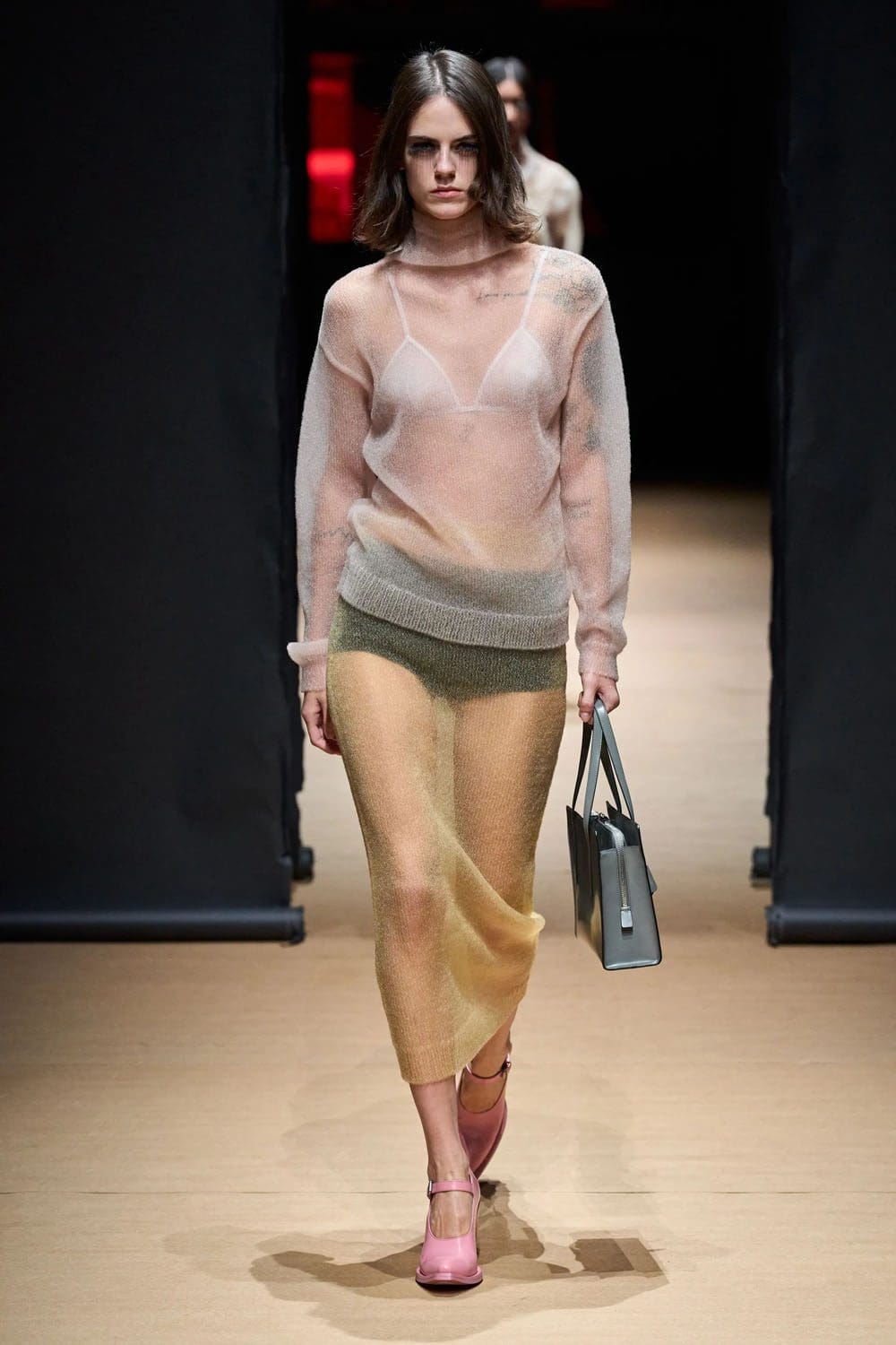 Prada Primavera Verão 2023 Milan Runway revista