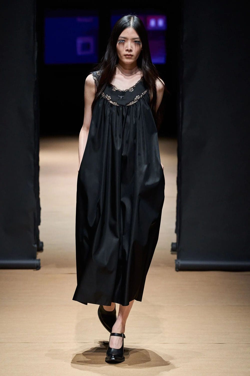 Prada Primavera Verão 2023 Milan Runway revista
