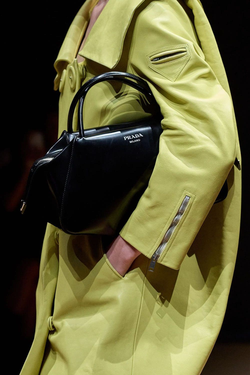 Prada Primavera Verão 2023 Milan Runway revista