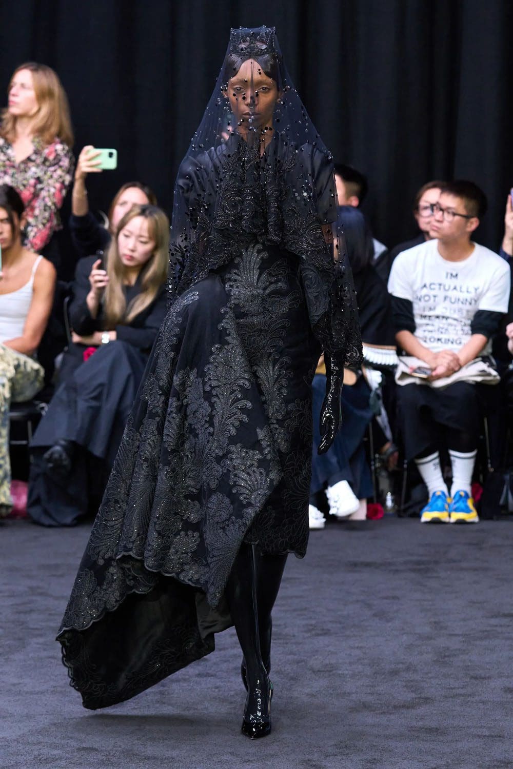 Richard Quinn Primavera Estate 2023 Londra Runway Magazine