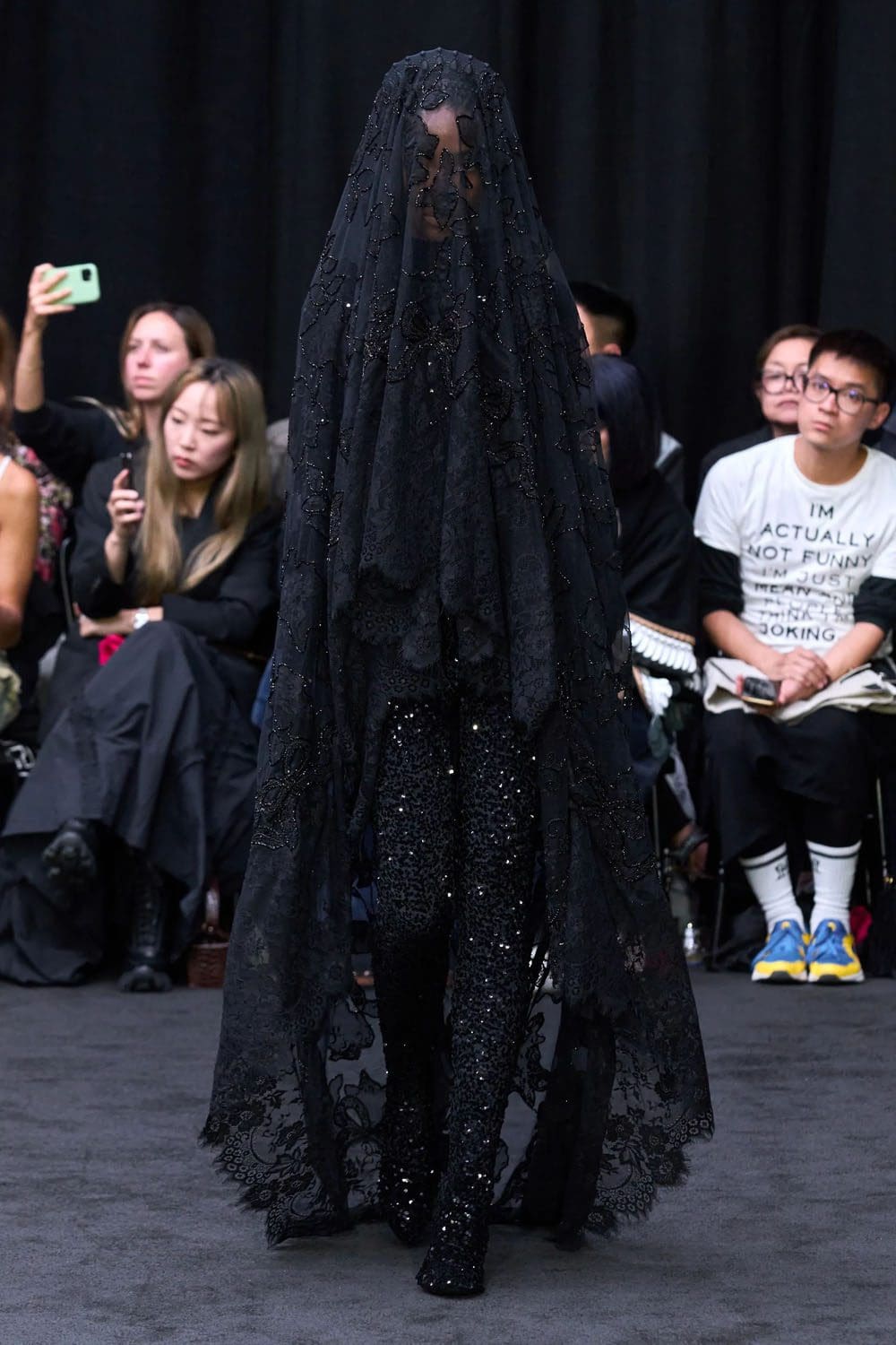 Richard Quinn Primavera Estate 2023 Londra Runway Magazine
