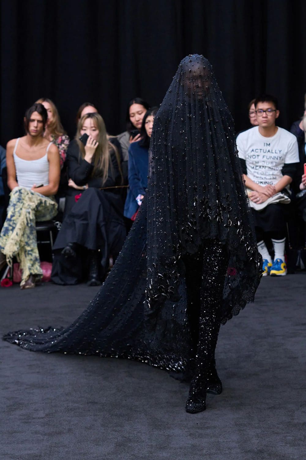 Richard Quinn Primavera Estate 2023 Londra Runway Magazine