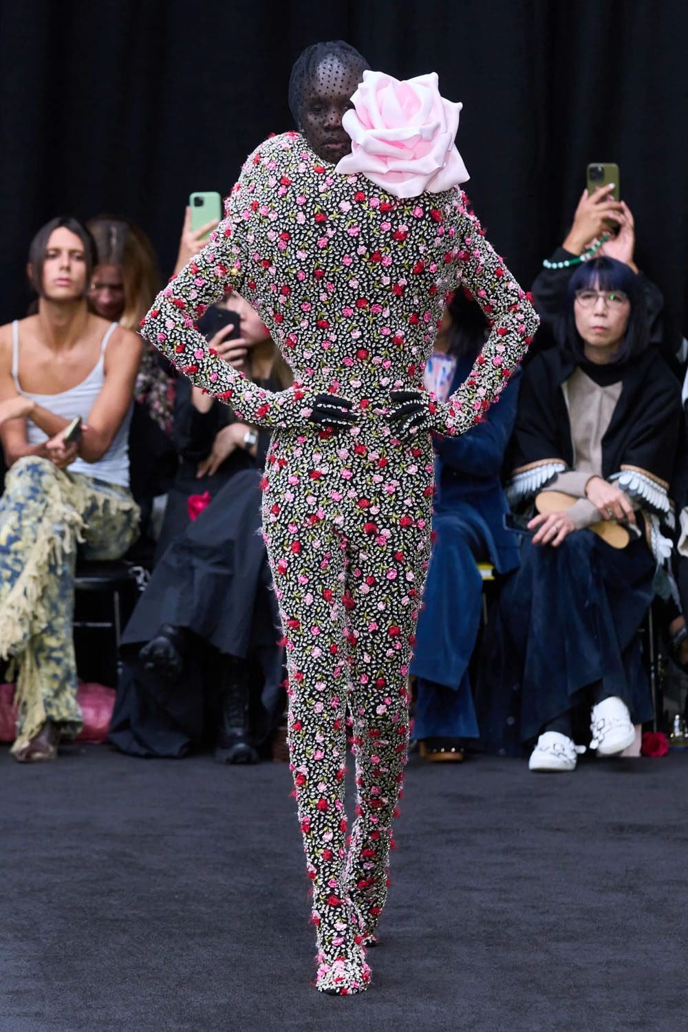 Richard Quinn Primavera Estate 2023 Londra Runway Magazine