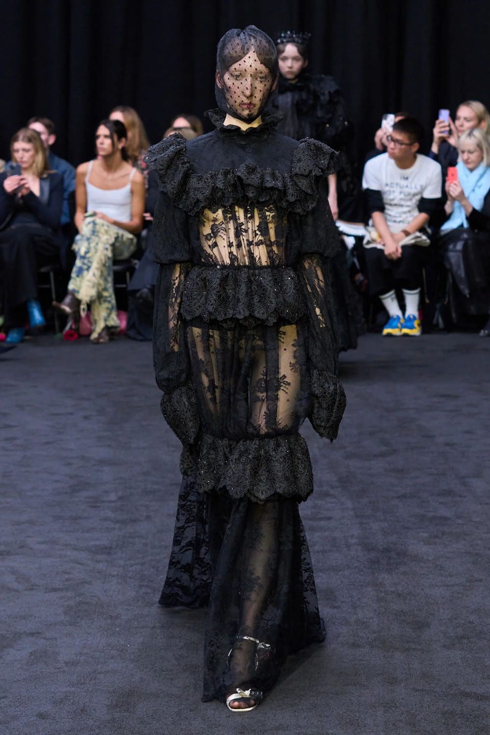 Richard Quinn Primavera Estate 2023 Londra Runway Magazine