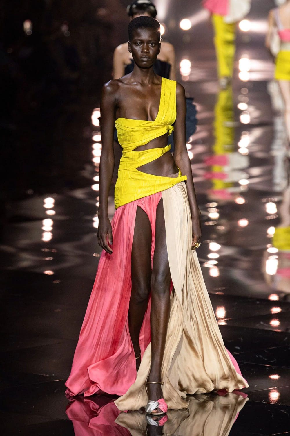 Roberto Cavalli 春夏 2023 米兰 Runway 杂志