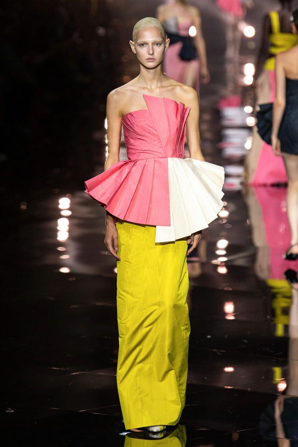 Roberto Cavalli 春夏 2023 米兰 Runway 杂志