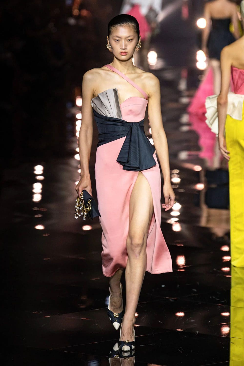 Roberto Cavalli 春夏 2023 米兰 Runway 杂志