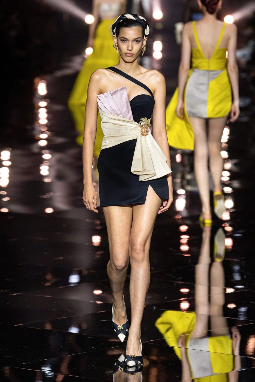 Roberto Cavalli 春夏 2023 米兰 Runway 杂志