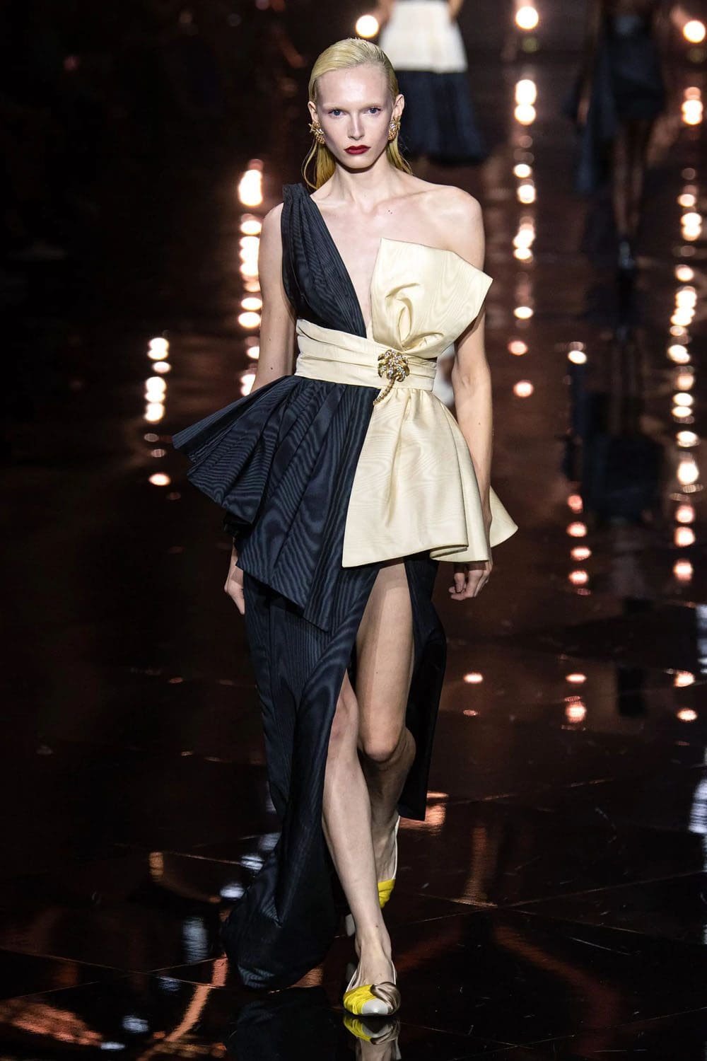 Roberto Cavalli 春夏 2023 米兰 Runway 杂志