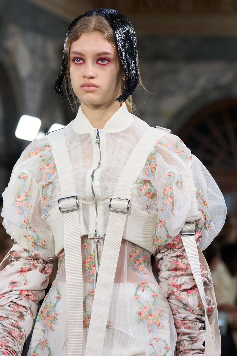 シモーネ・ロシャ 春夏 2023 ロンドン Runway 雑誌