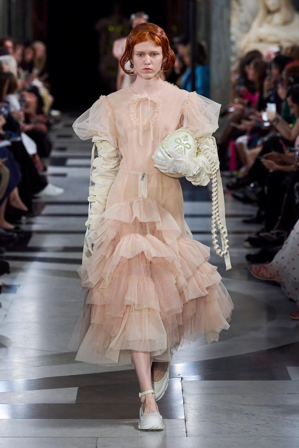 シモーネ・ロシャ 春夏 2023 ロンドン Runway 雑誌