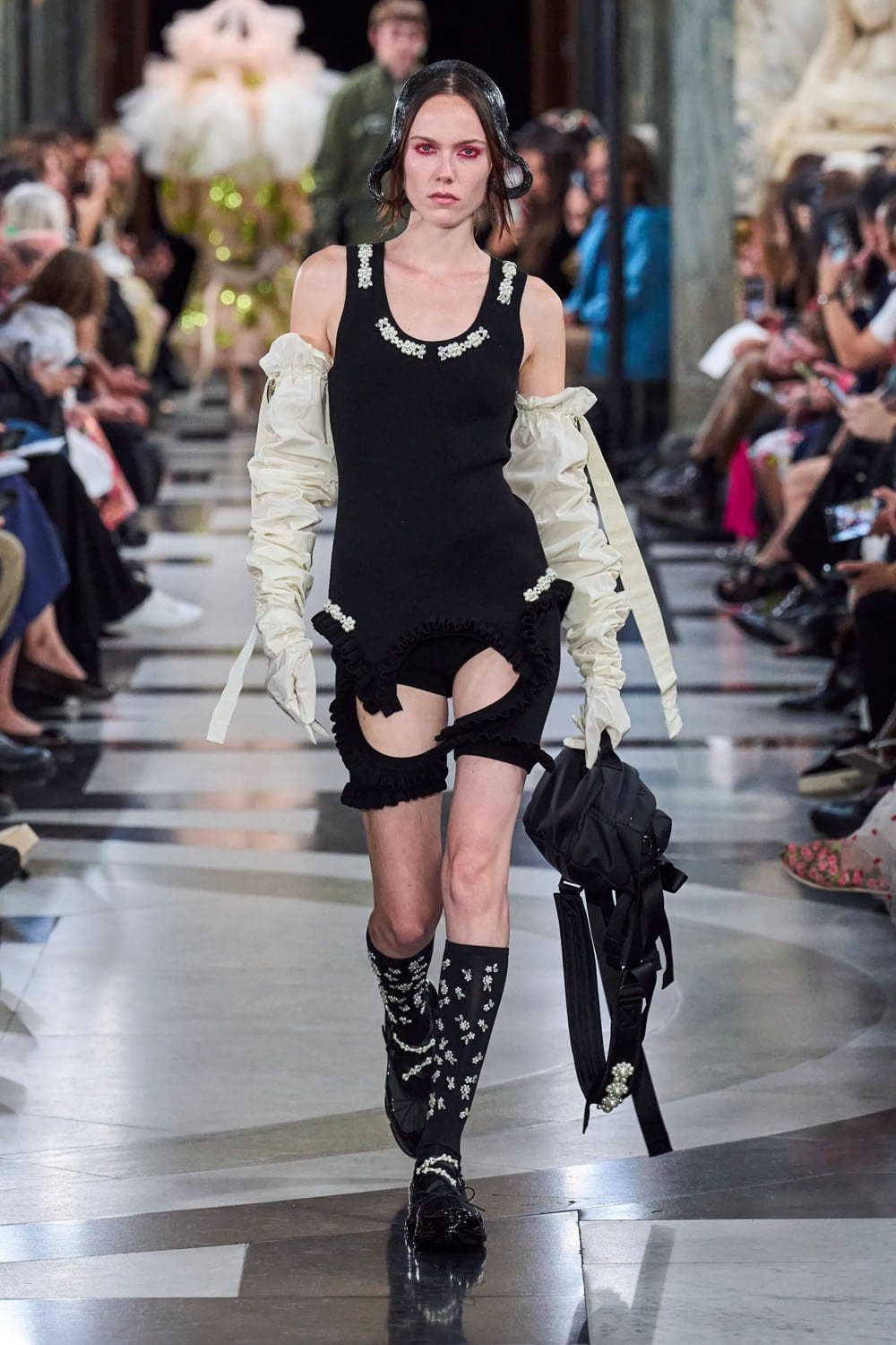 シモーネ・ロシャ 春夏 2023 ロンドン Runway 雑誌