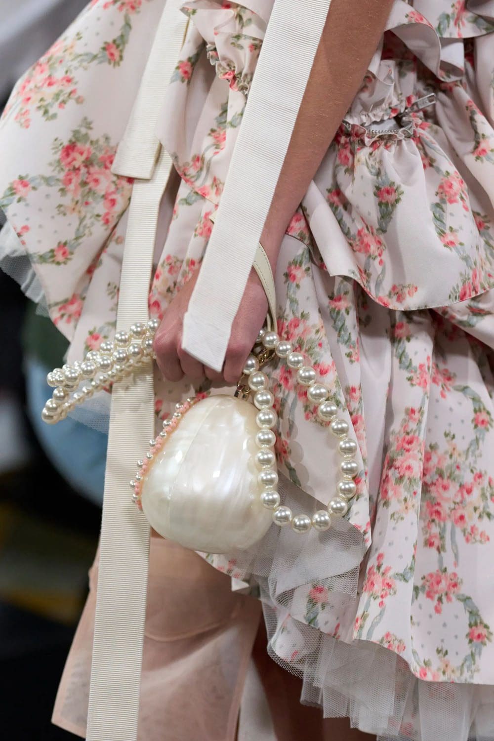シモーネ・ロシャ 春夏 2023 ロンドン Runway 雑誌