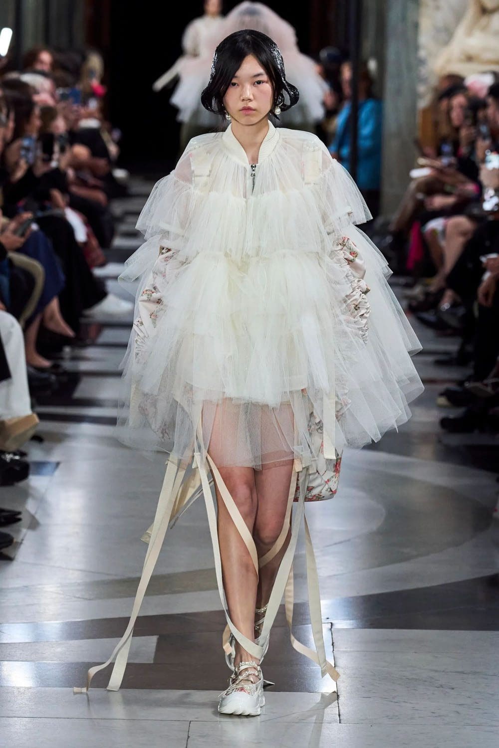シモーネ・ロシャ 春夏 2023 ロンドン Runway 雑誌