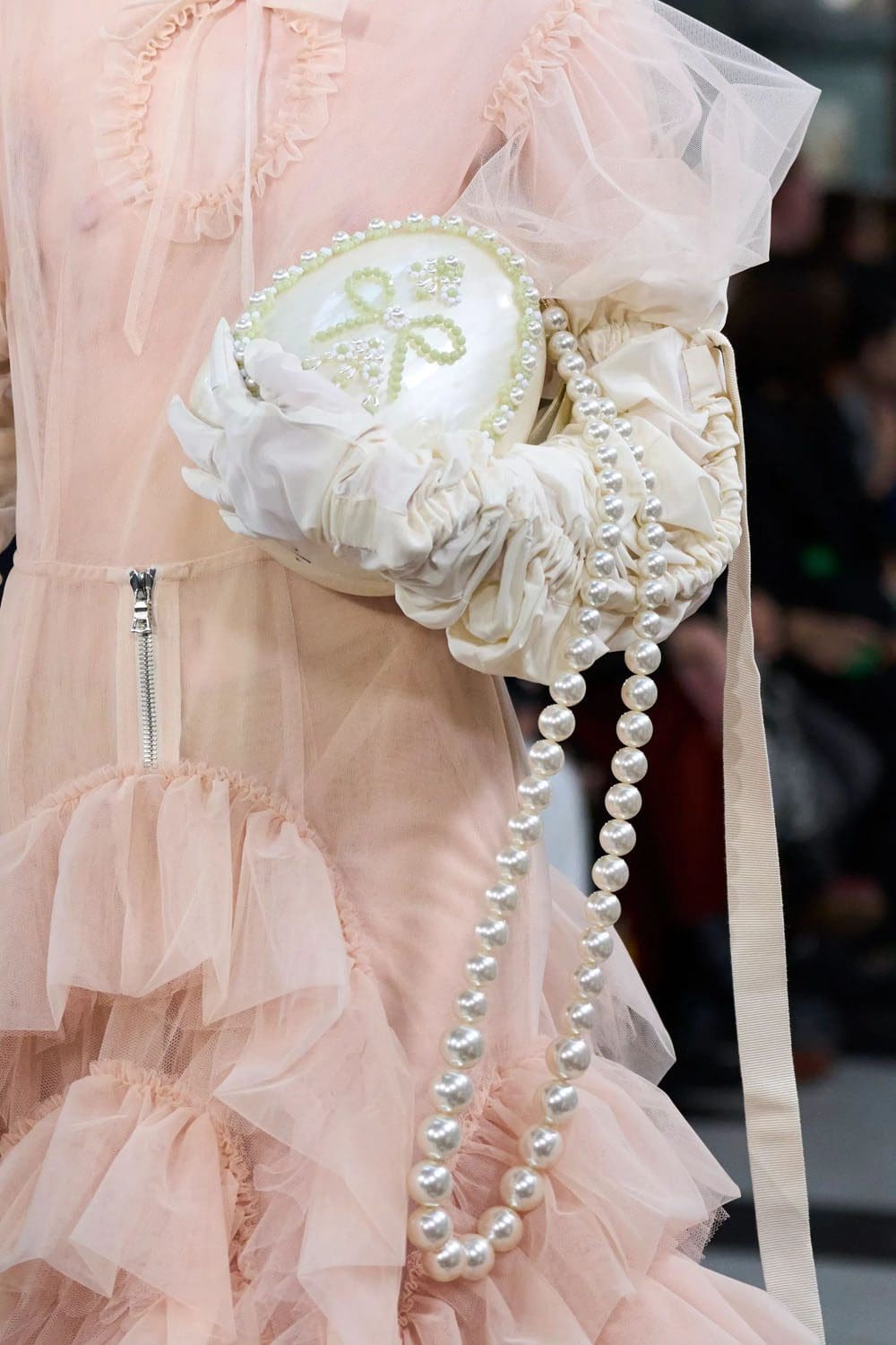 シモーネ・ロシャ 春夏 2023 ロンドン Runway 雑誌