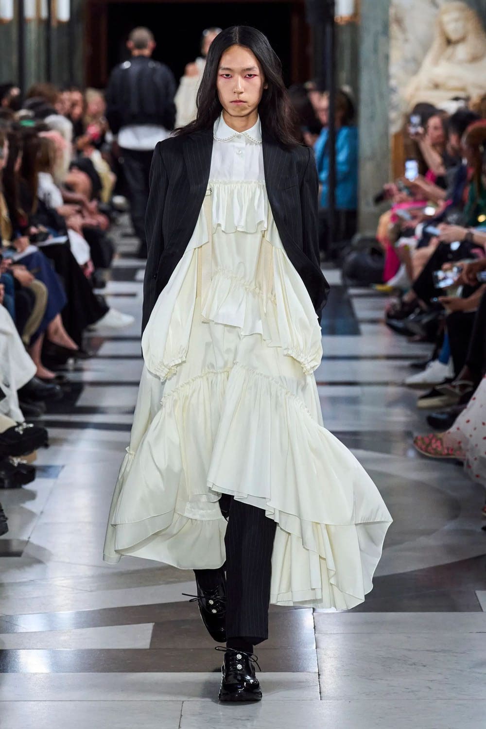 シモーネ・ロシャ 春夏 2023 ロンドン Runway 雑誌