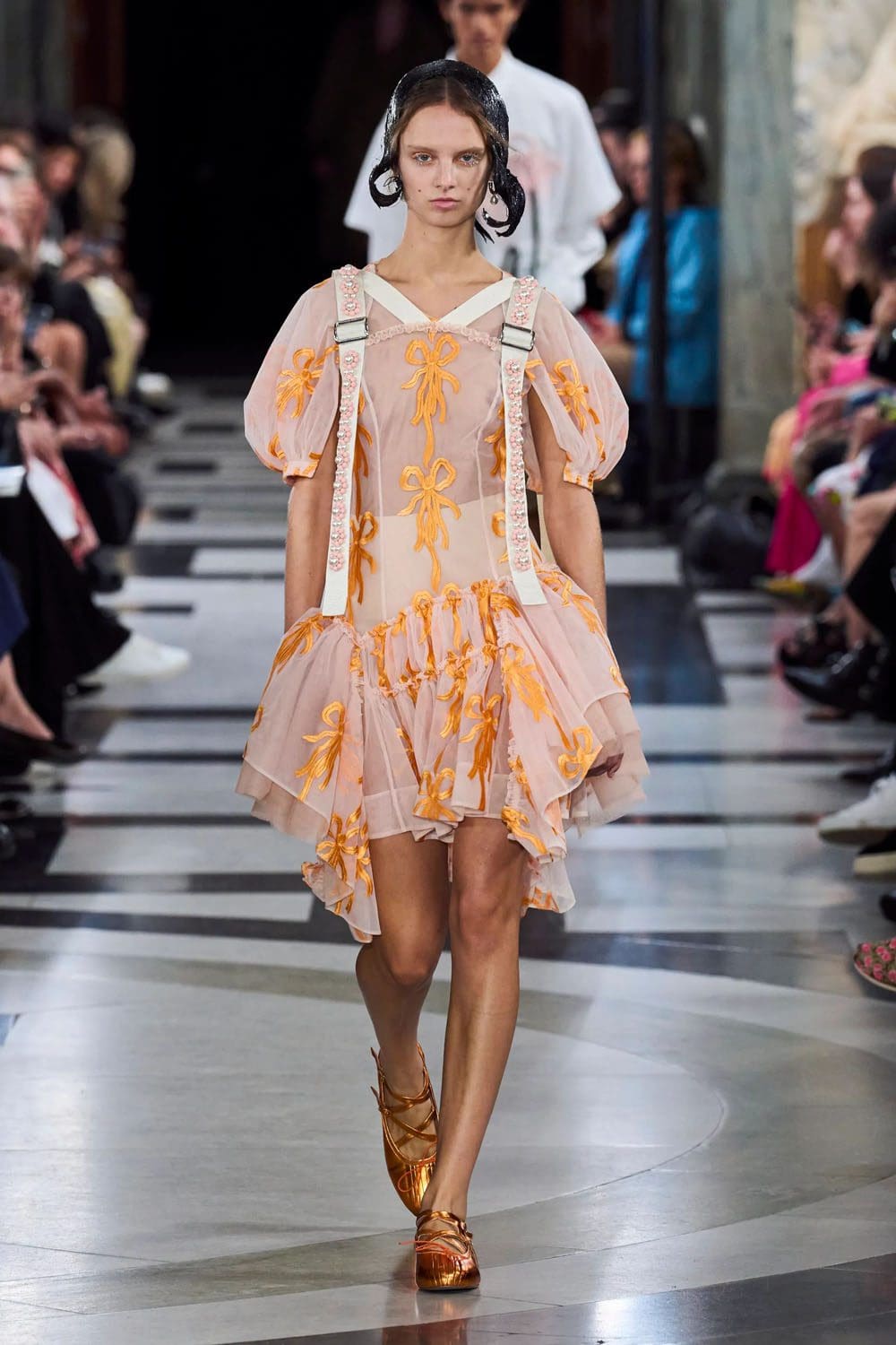 シモーネ・ロシャ 春夏 2023 ロンドン Runway 雑誌