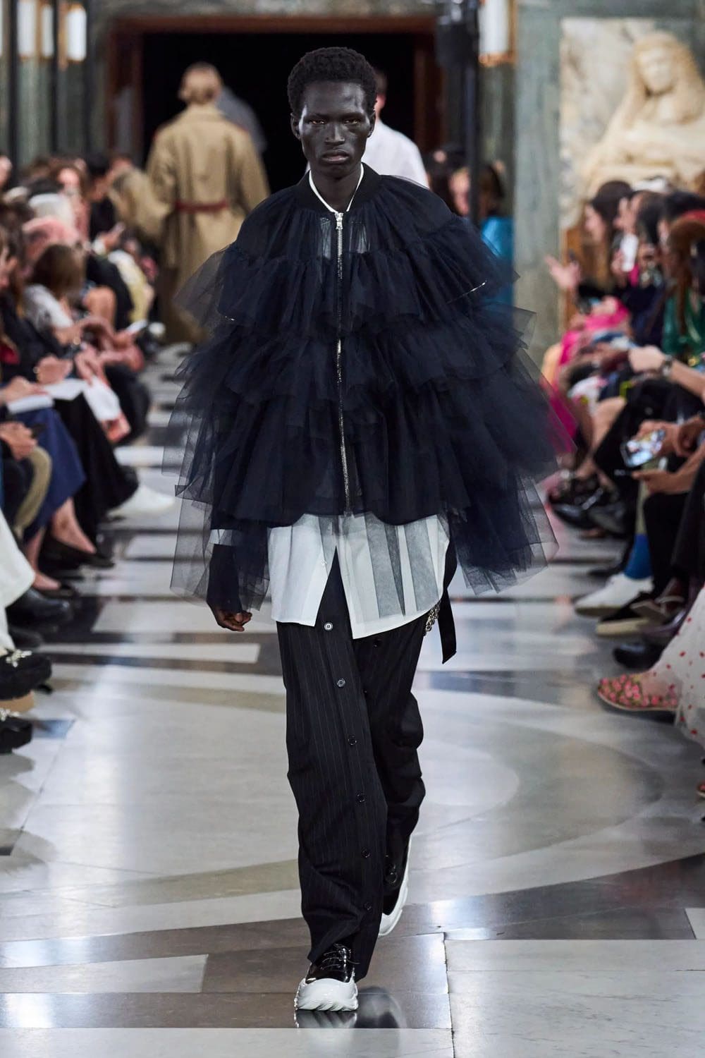シモーネ・ロシャ 春夏 2023 ロンドン Runway 雑誌