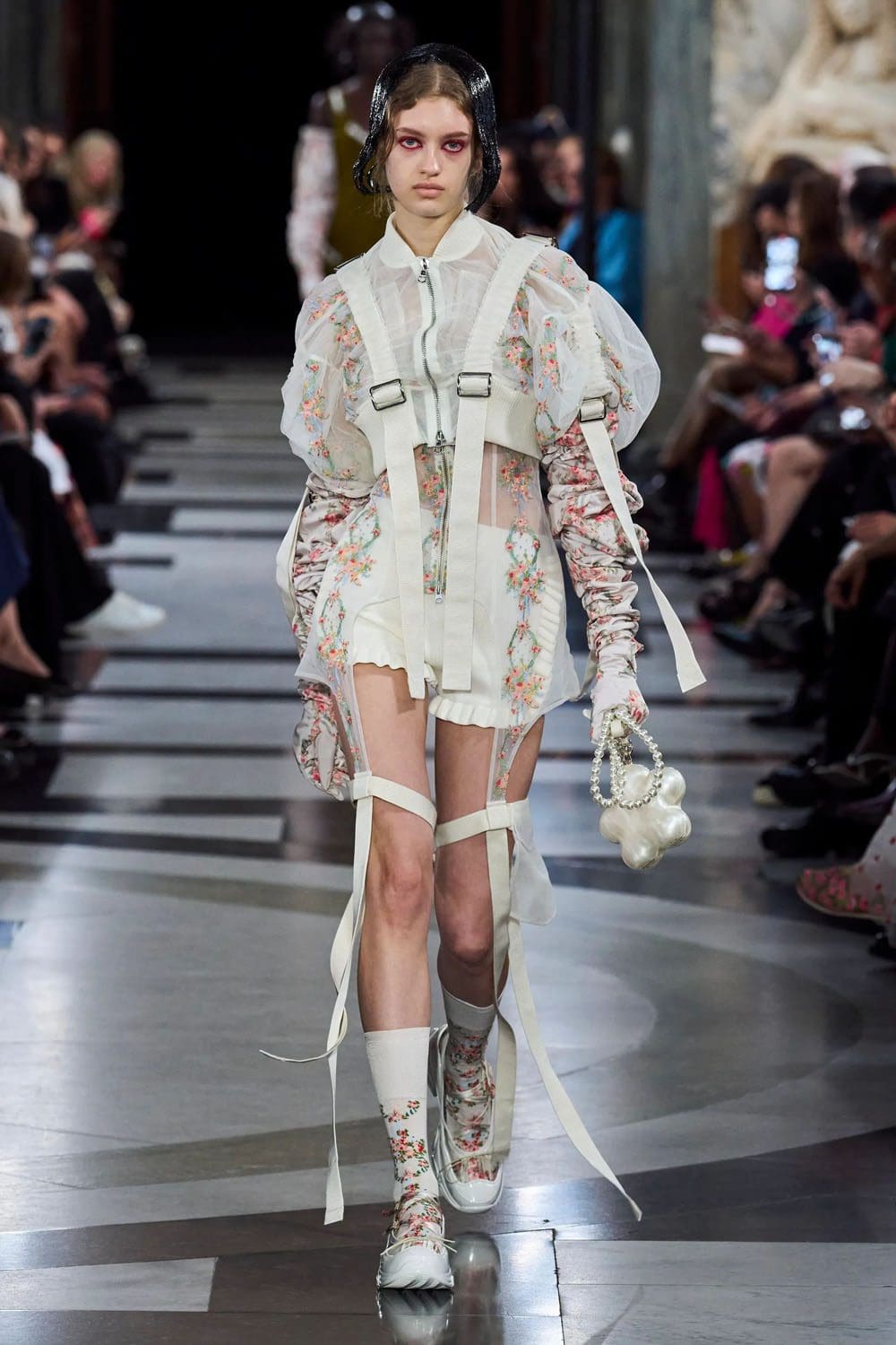 シモーネ・ロシャ 春夏 2023 ロンドン Runway 雑誌