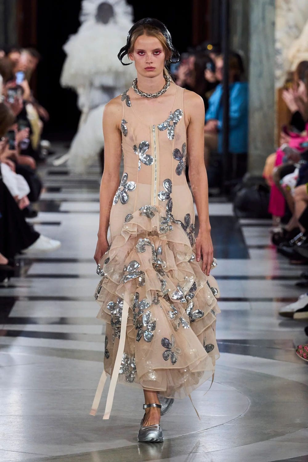 シモーネ・ロシャ 春夏 2023 ロンドン Runway 雑誌