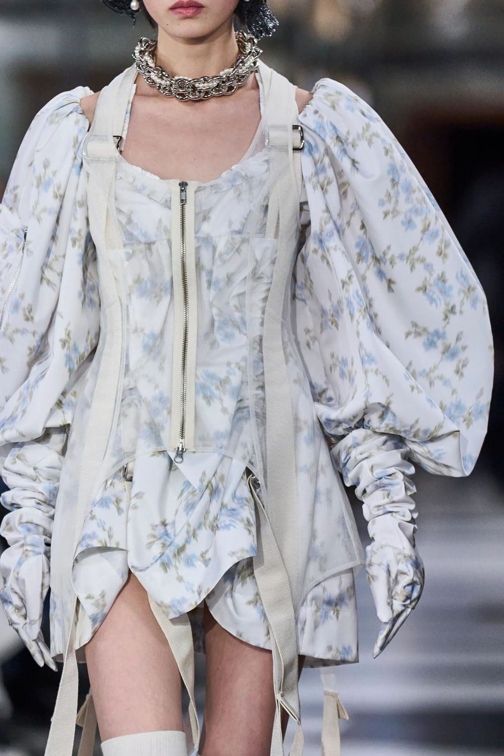 シモーネ・ロシャ 春夏 2023 ロンドン Runway 雑誌