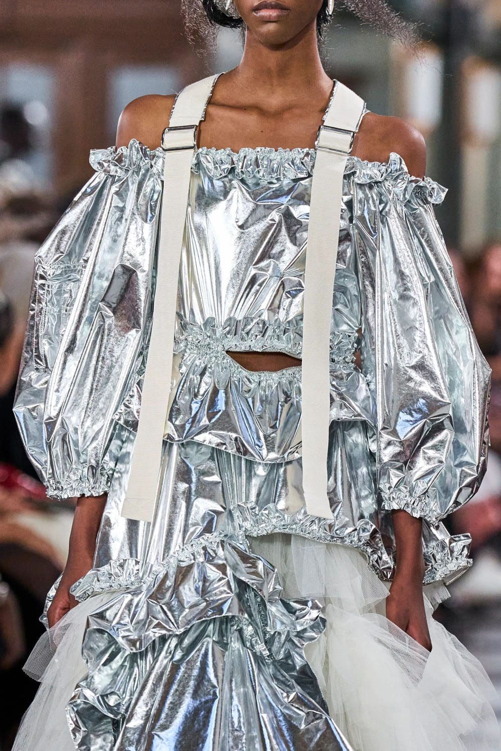 シモーネ・ロシャ 春夏 2023 ロンドン Runway 雑誌