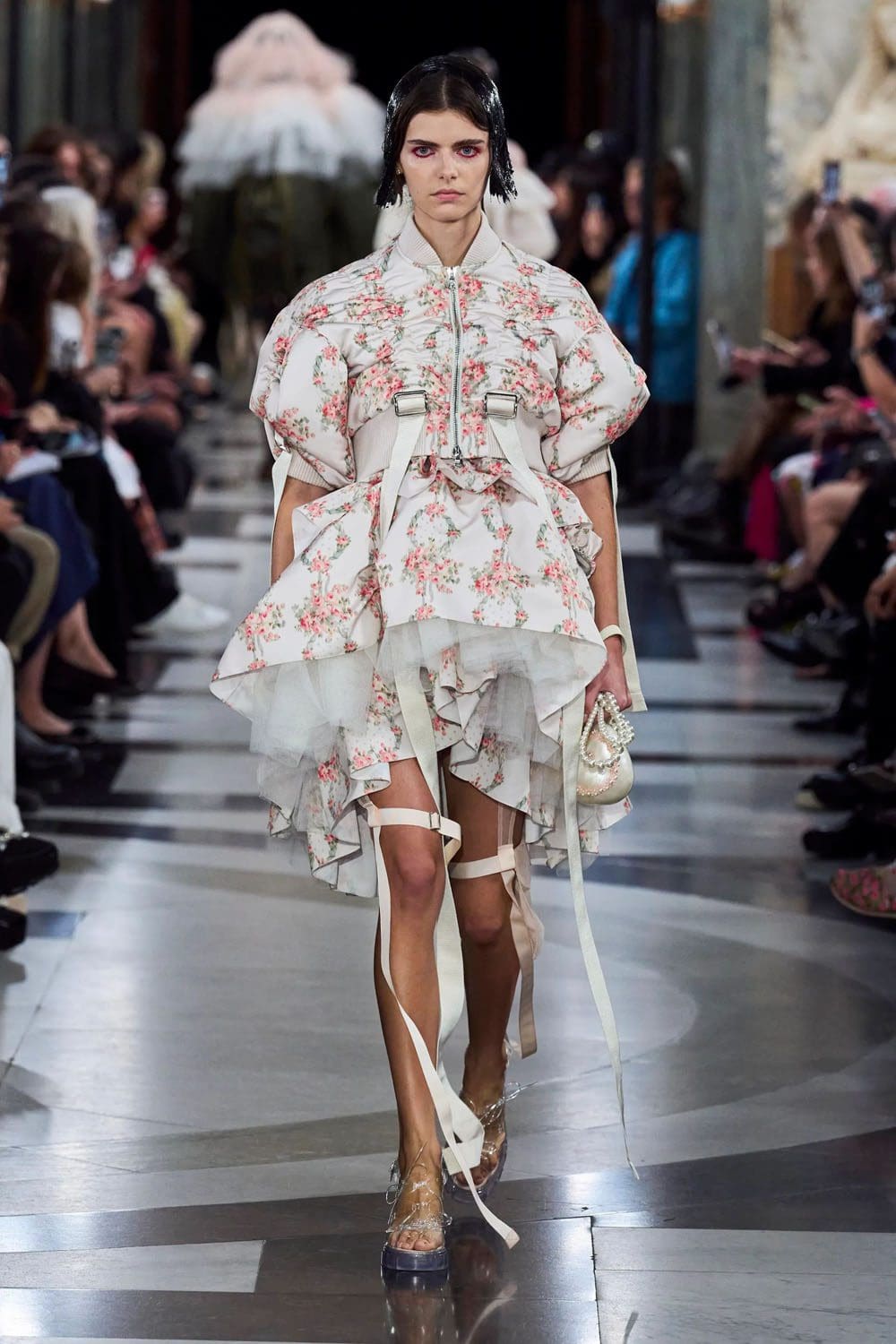 シモーネ・ロシャ 春夏 2023 ロンドン Runway 雑誌
