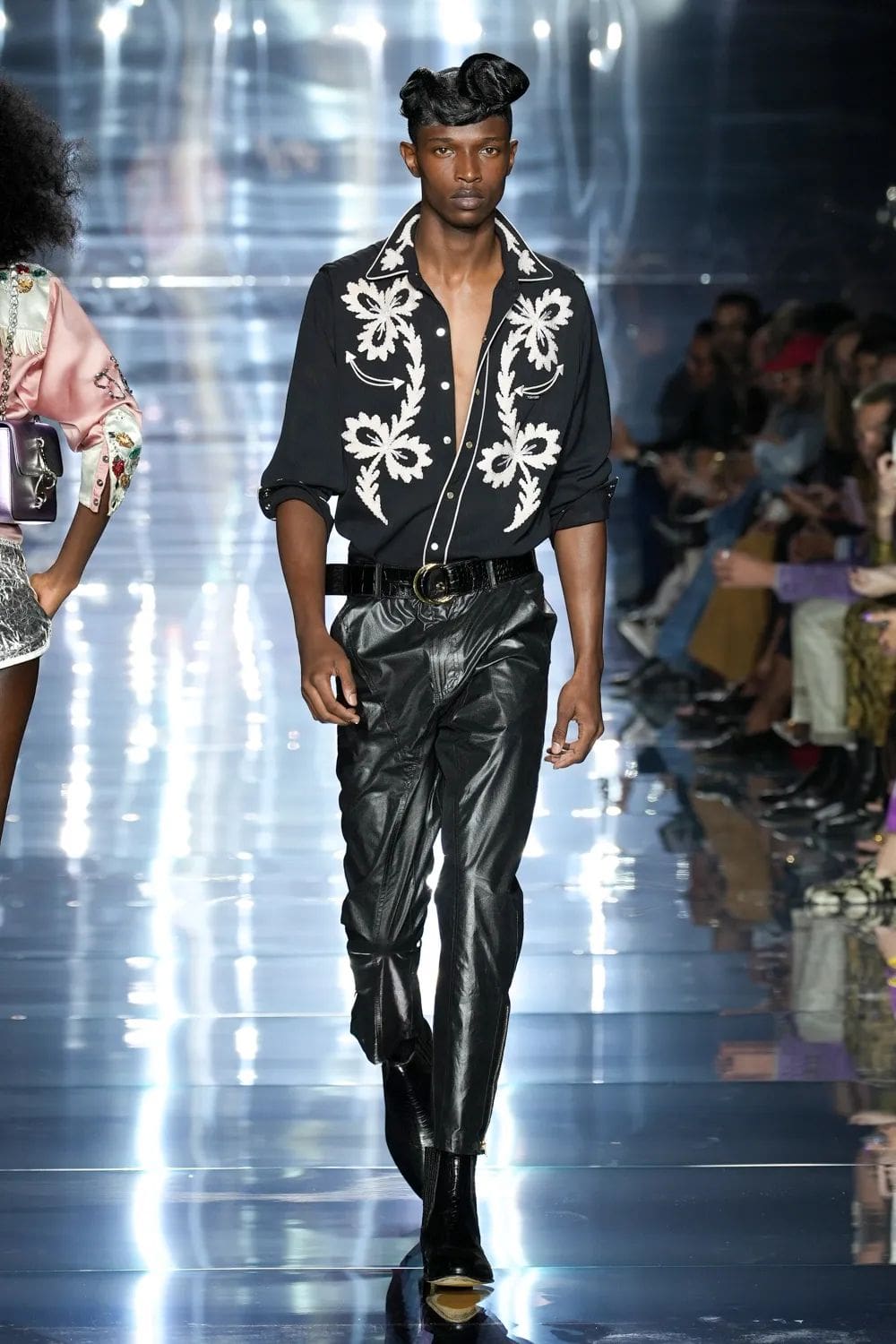 トムフォード 春夏 2023 ニューヨーク Runway 雑誌