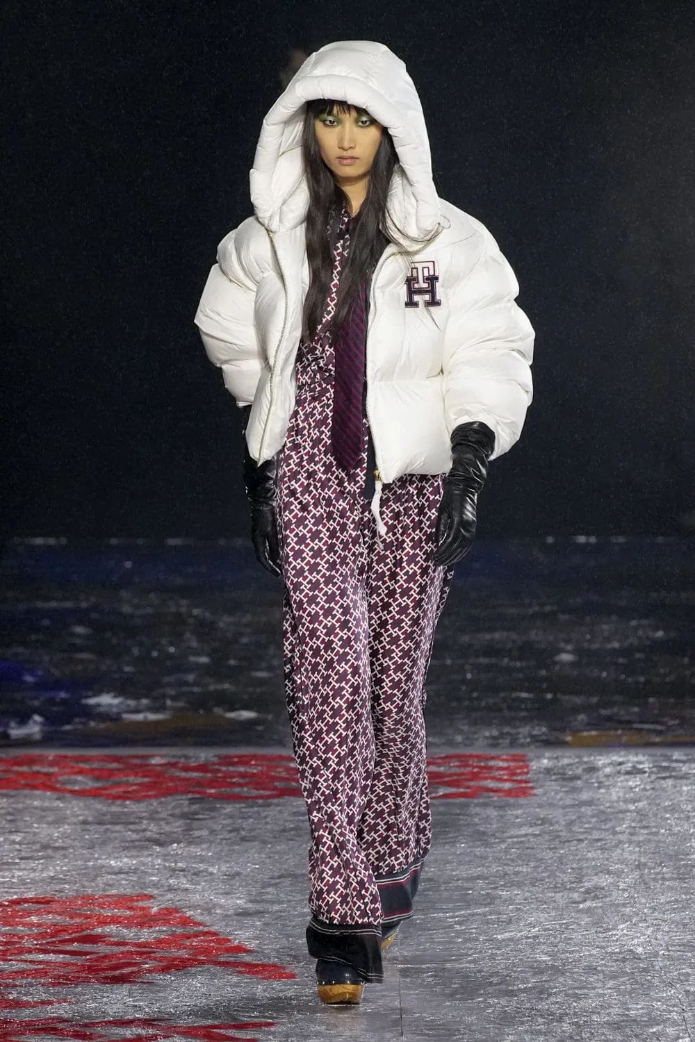 トミー ヒルフィガー - トミー ファクトリー - トミー ナウ - 2022年秋冬 -2023 Runway 雑誌
