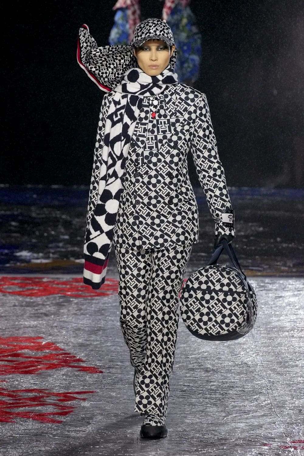 トミー ヒルフィガー - トミー ファクトリー - トミー ナウ - 2022年秋冬 -2023 Runway 雑誌