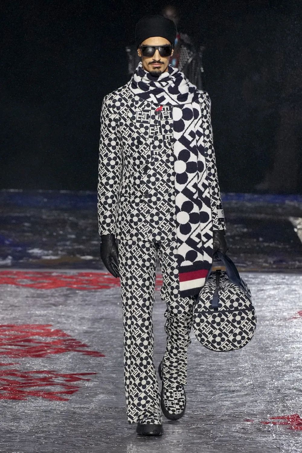 トミー ヒルフィガー - トミー ファクトリー - トミー ナウ - 2022年秋冬 -2023 Runway 雑誌