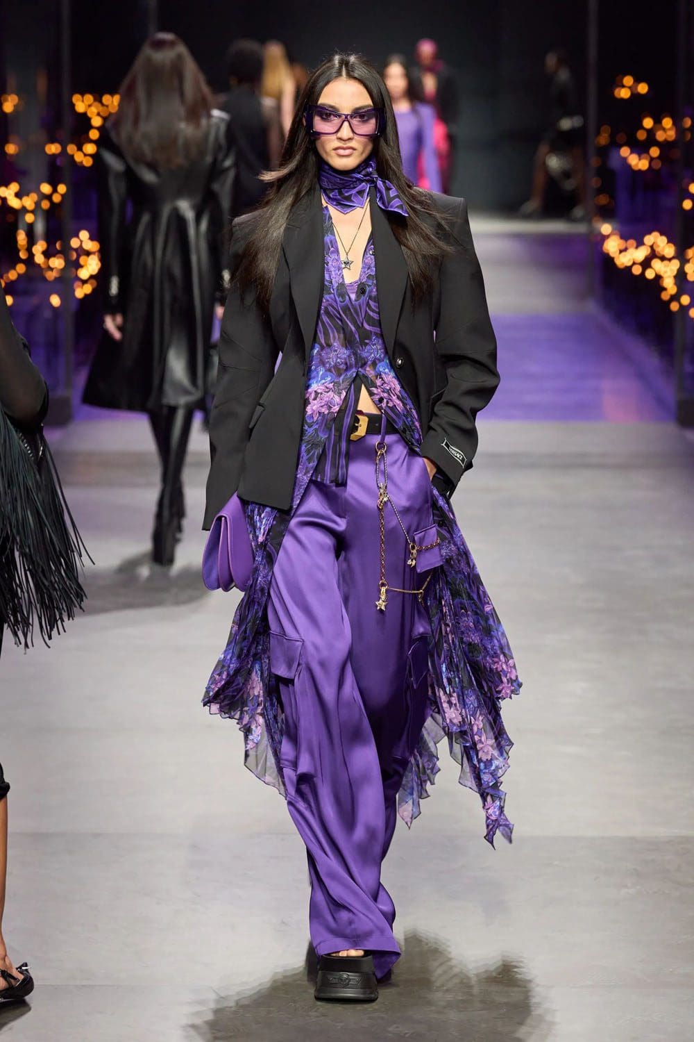 Версаче Весна Лето 2023 Runway Магазины