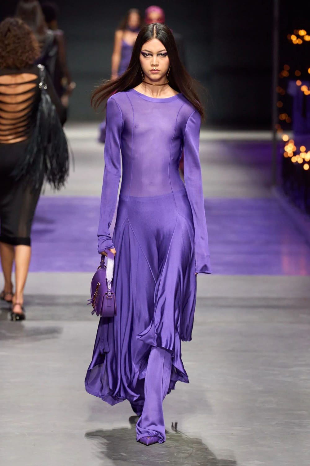 Версаче Весна Лето 2023 Runway Магазины