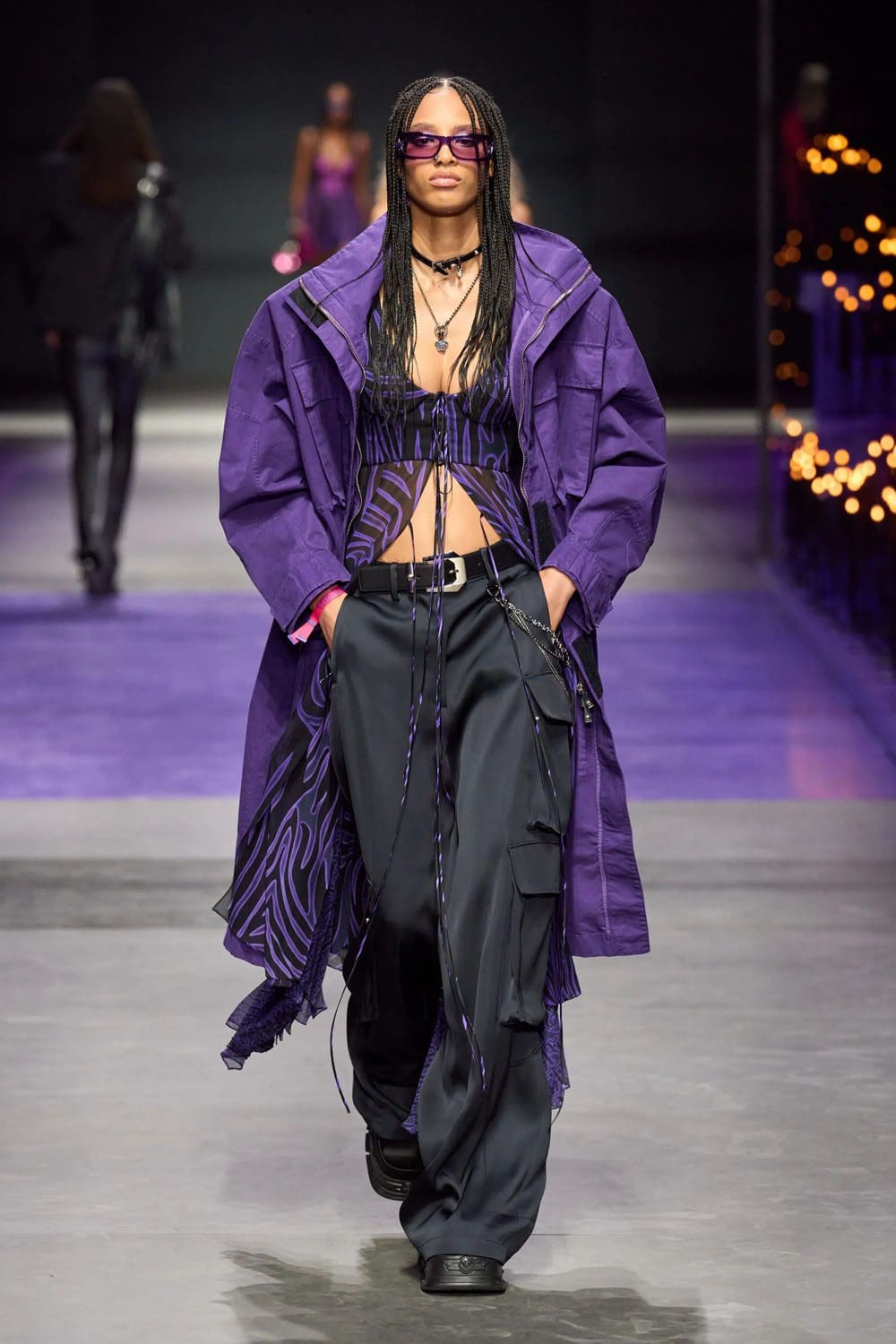 Версаче Весна Лето 2023 Runway Магазины