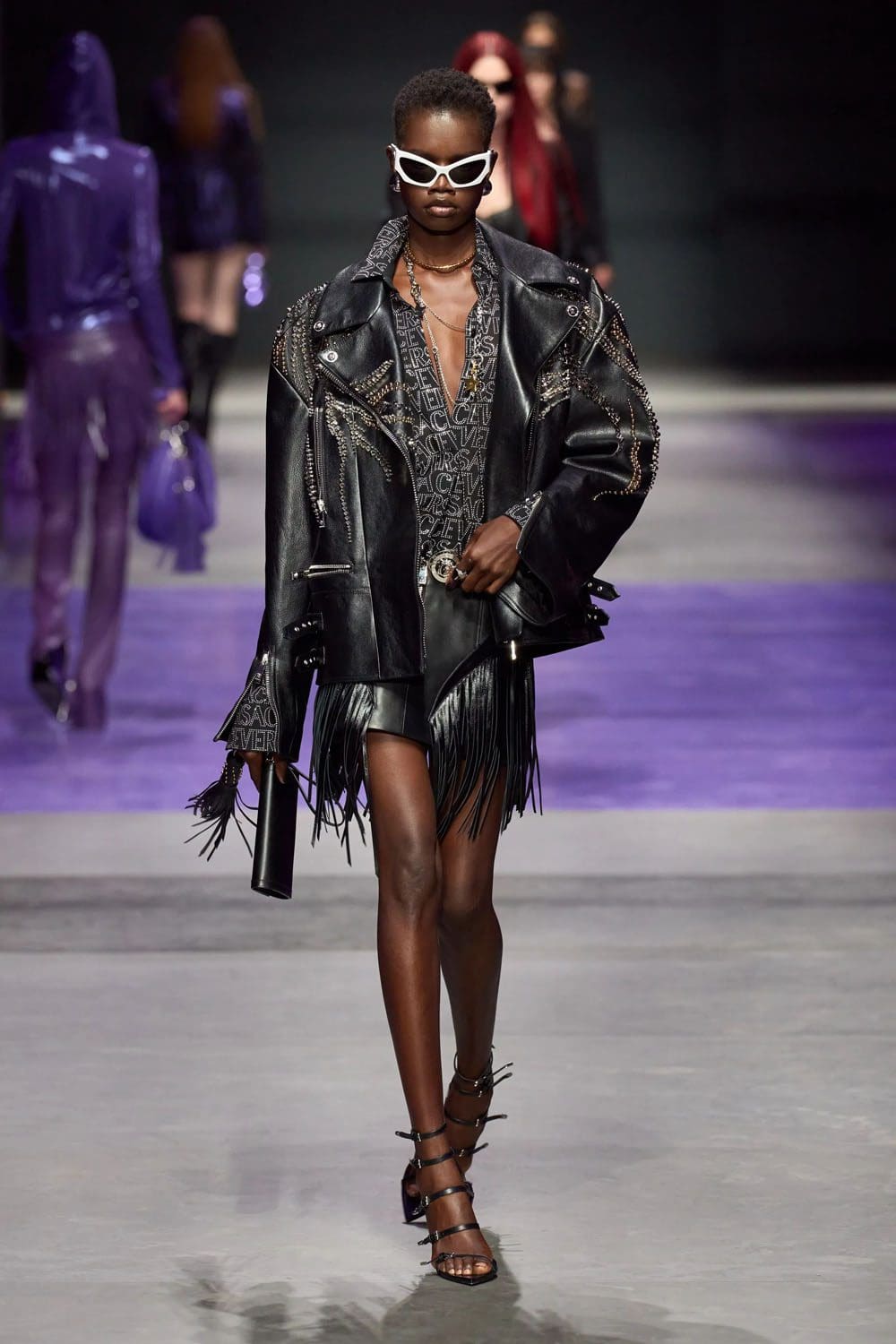 Версаче Весна Лето 2023 Runway Магазины
