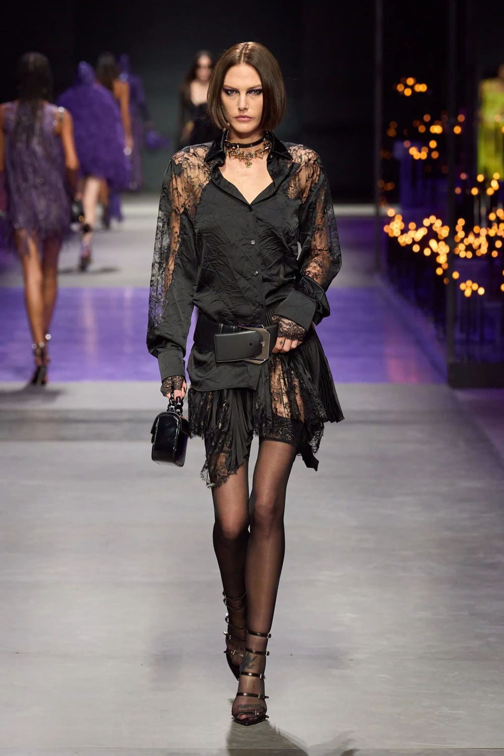 Версаче Весна Лето 2023 Runway Магазины