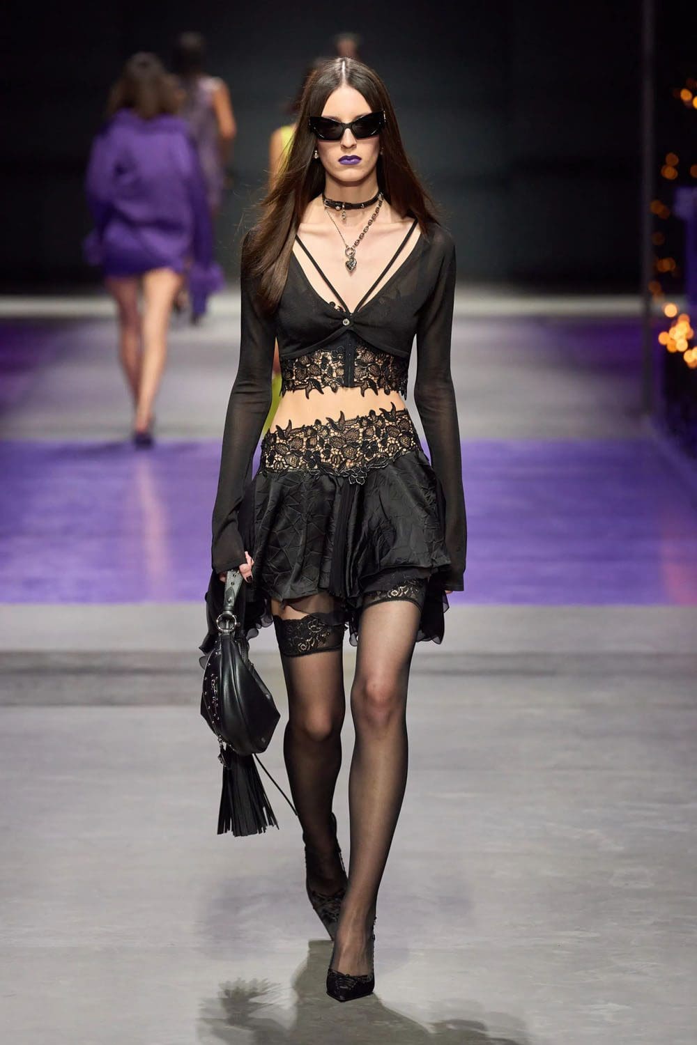 Версаче Весна Лето 2023 Runway Магазины