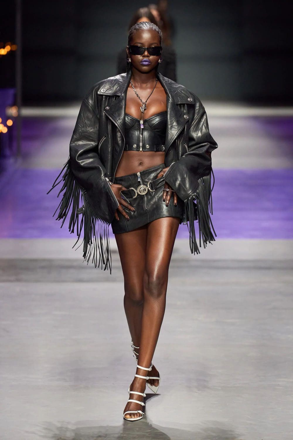 Версаче Весна Лето 2023 Runway Магазины