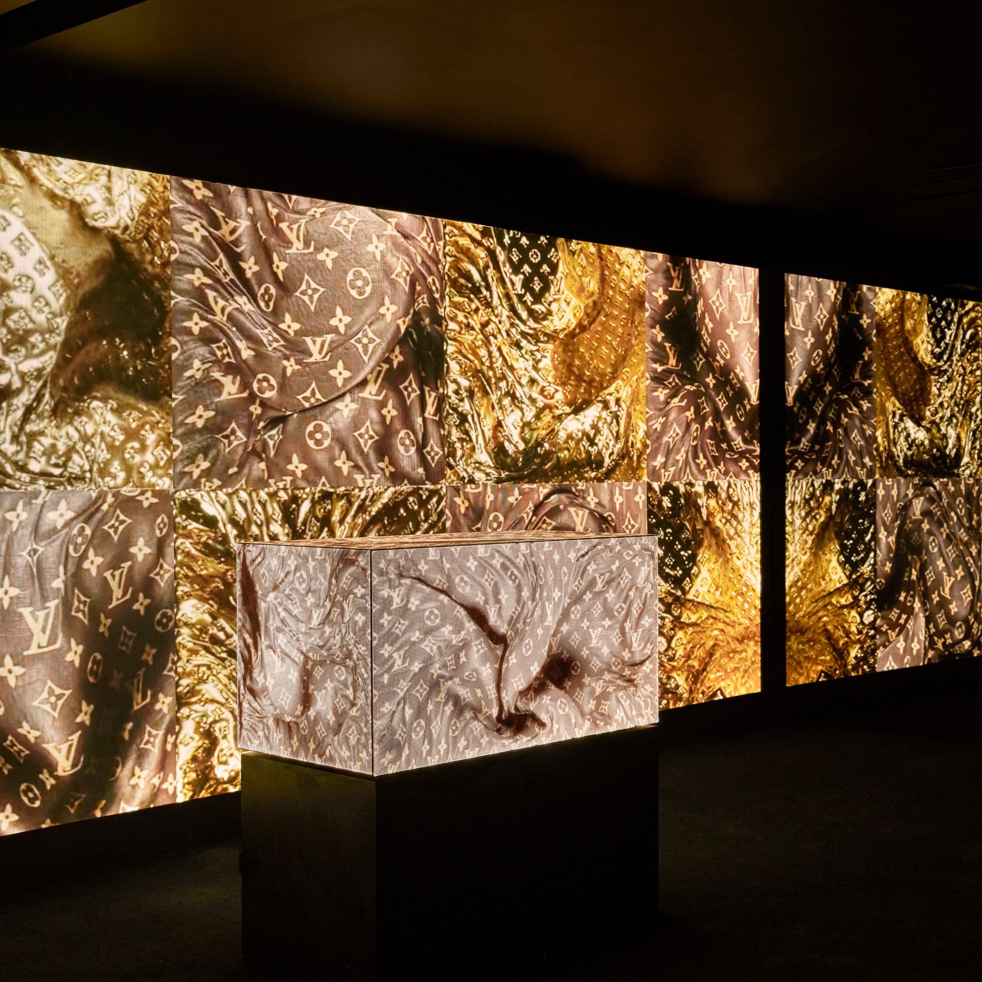 7 Louis Vuitton in New York exhibition Barneys Refik