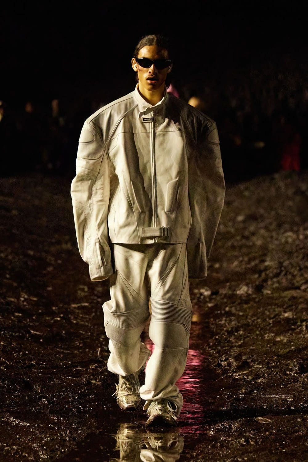 Balenciaga 春夏 2023 核泥秀 Runway 10杂志