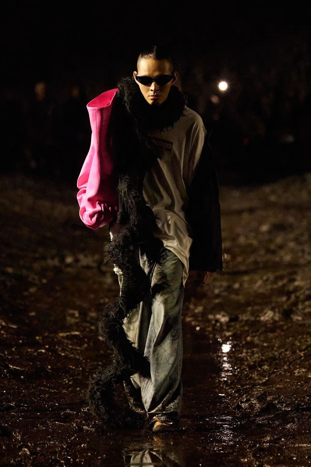 Balenciaga 春夏 2023 核泥秀 Runway 15杂志