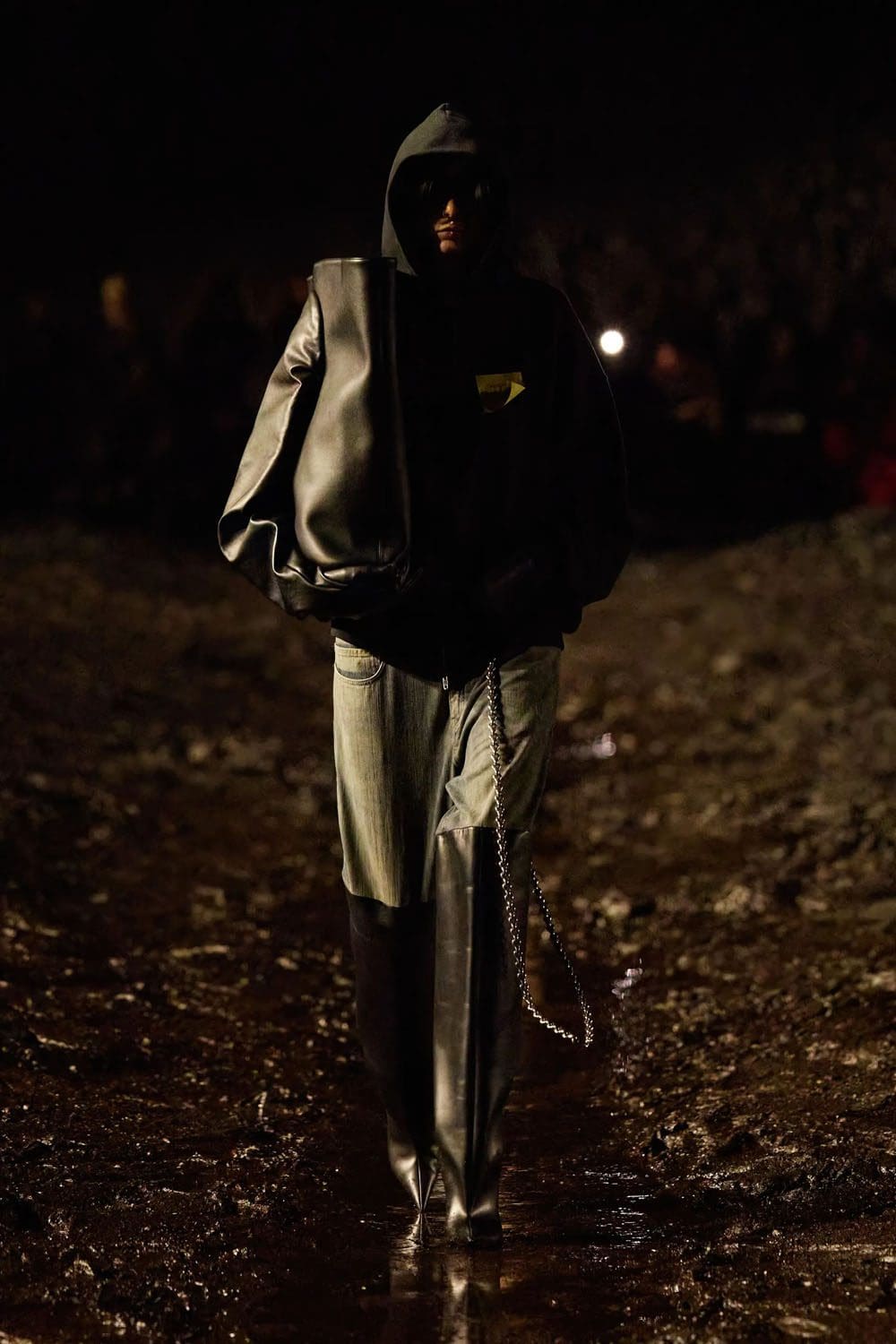 Balenciaga 春夏 2023 核泥秀 Runway 24杂志