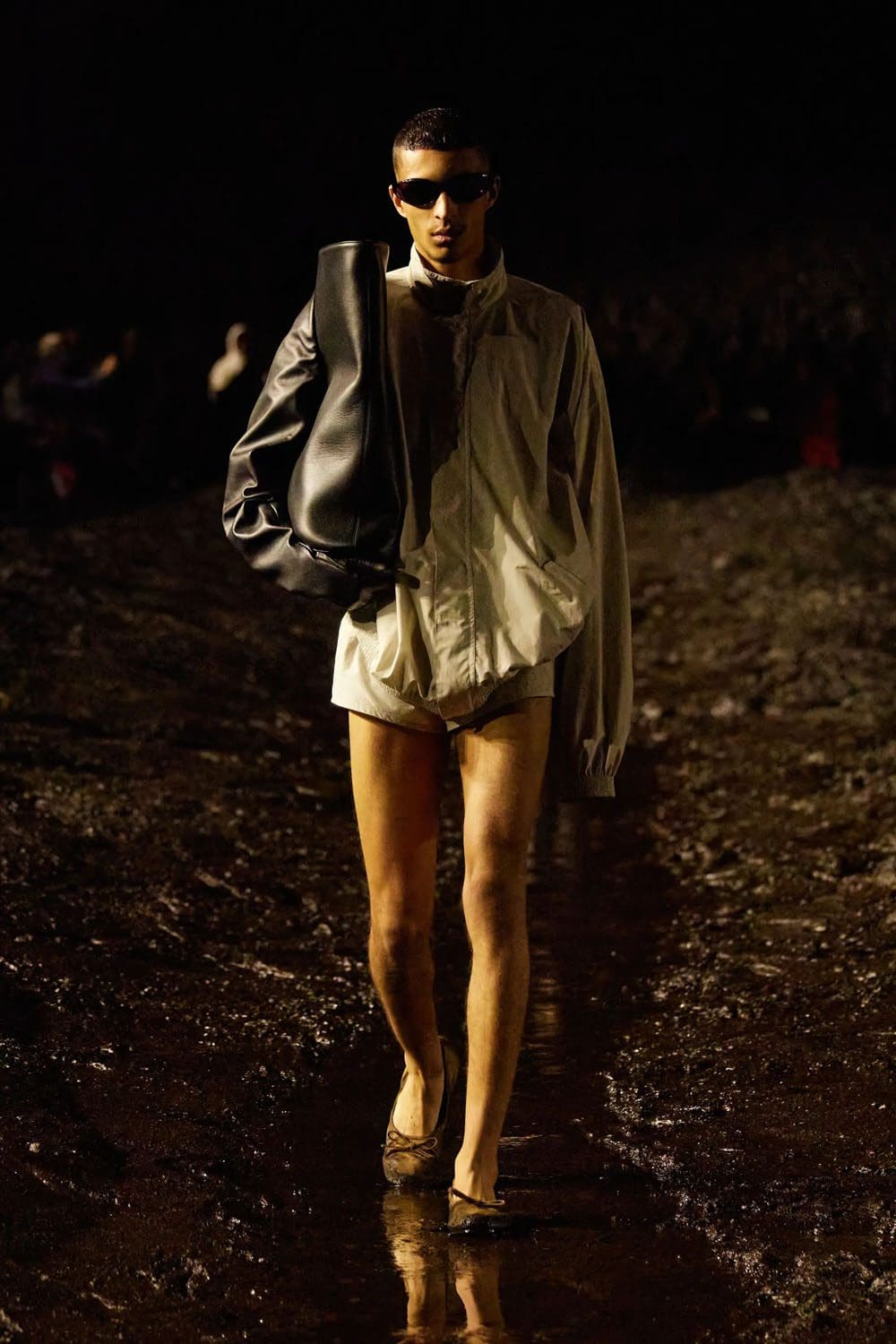 Balenciaga 春夏 2023 核泥秀 Runway 27杂志